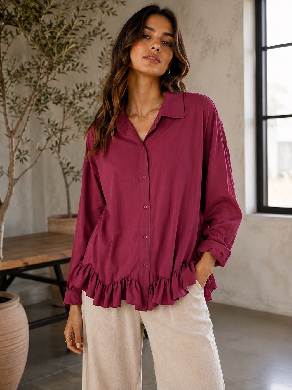 D54. From Italy 🇮🇹 Relaxed Ruffle-Hem Button-Down Top